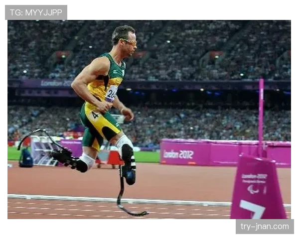 奥斯卡·皮斯托瑞斯家里装了三套假肢，一套跑步用，一套约会穿，还有一套纯金的放玄关镇宅